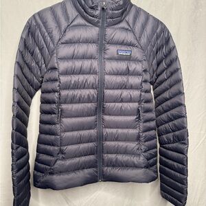 NWT Patagonia Smolder Blue Women’s Down Sweater Jacket with Insulated Quilting